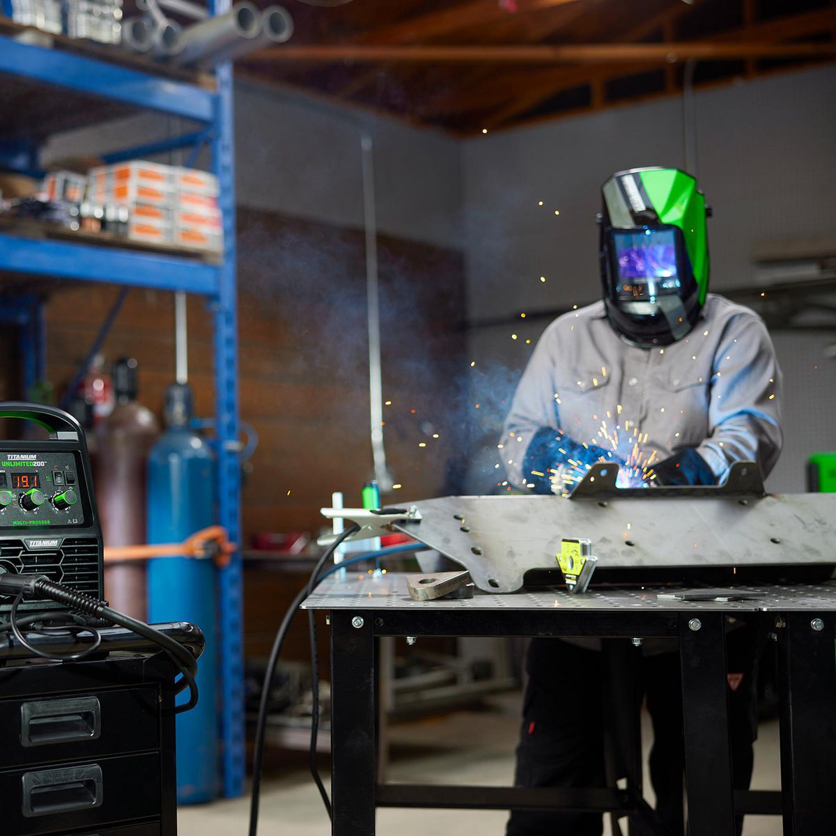 Auto-Darkening Welding Helmet G254