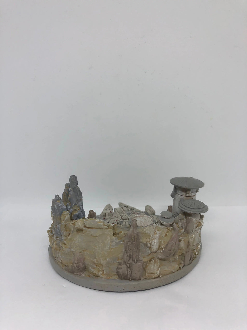Black Spire Outpost Resin Figurine K33941