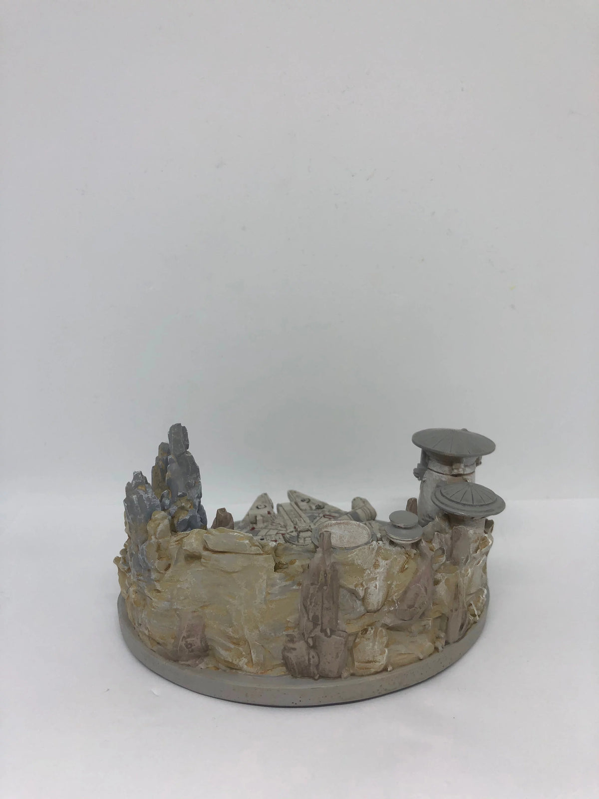 Black Spire Outpost Resin Figurine K33941