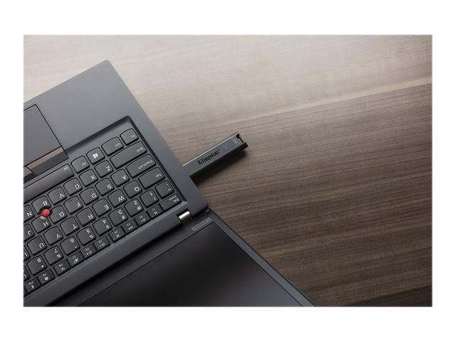 1 TB USB-C 3.2 Gen 2 USB Flash Drive X490875