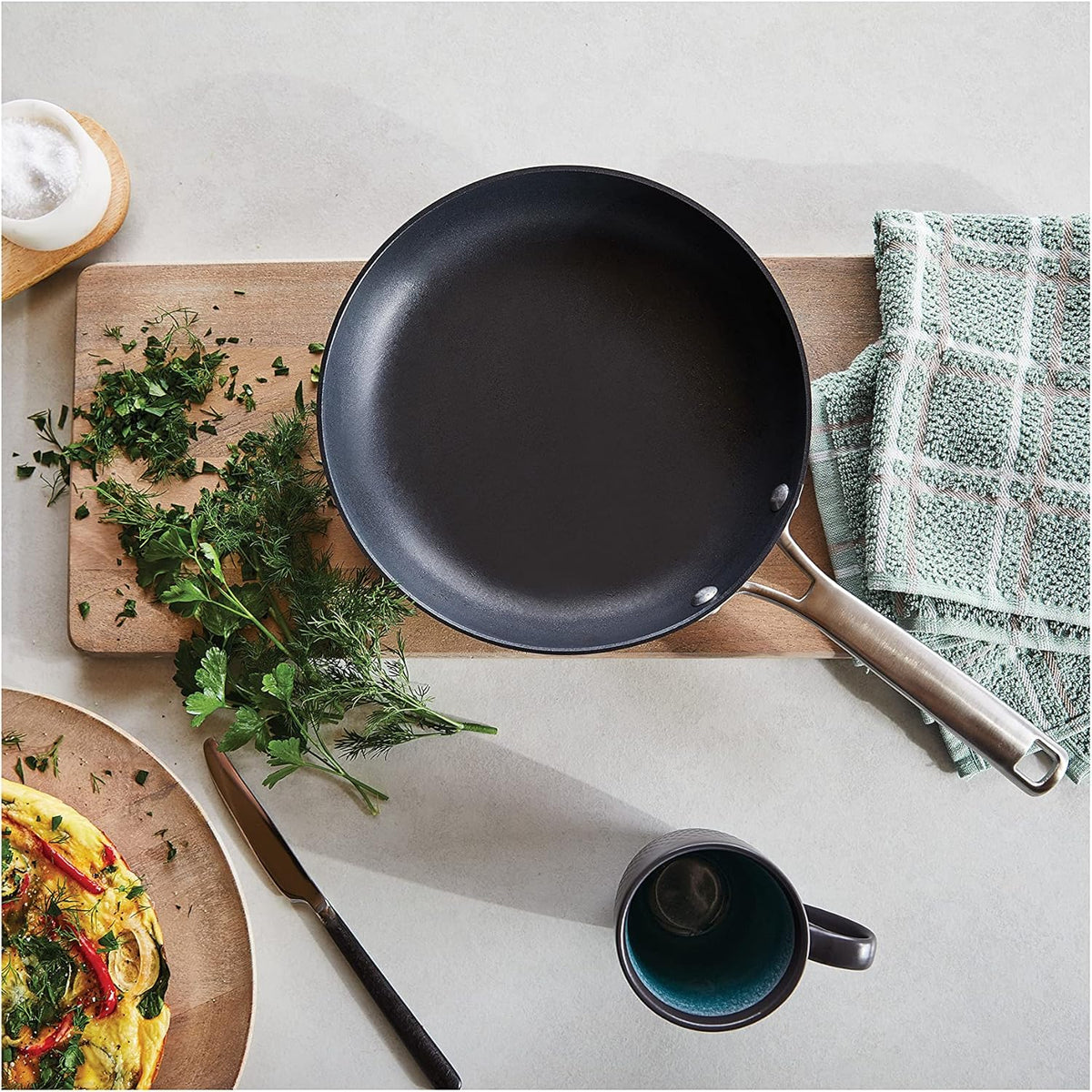 Calphalon Classic Hard-Anodized Nonstick Cookware U492