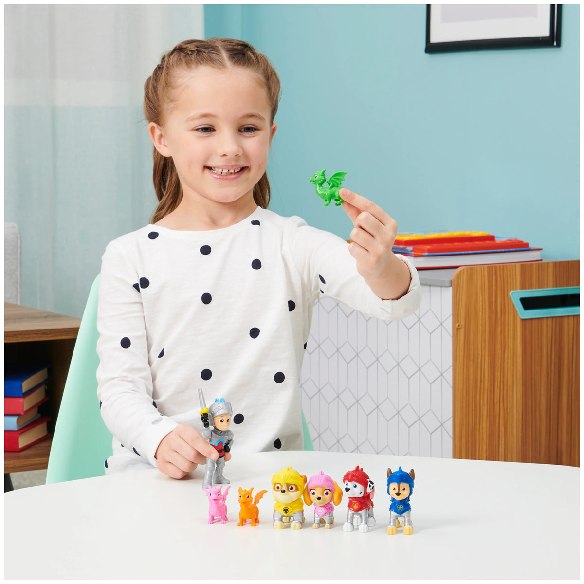8 pc. Figure Gift Pack L621