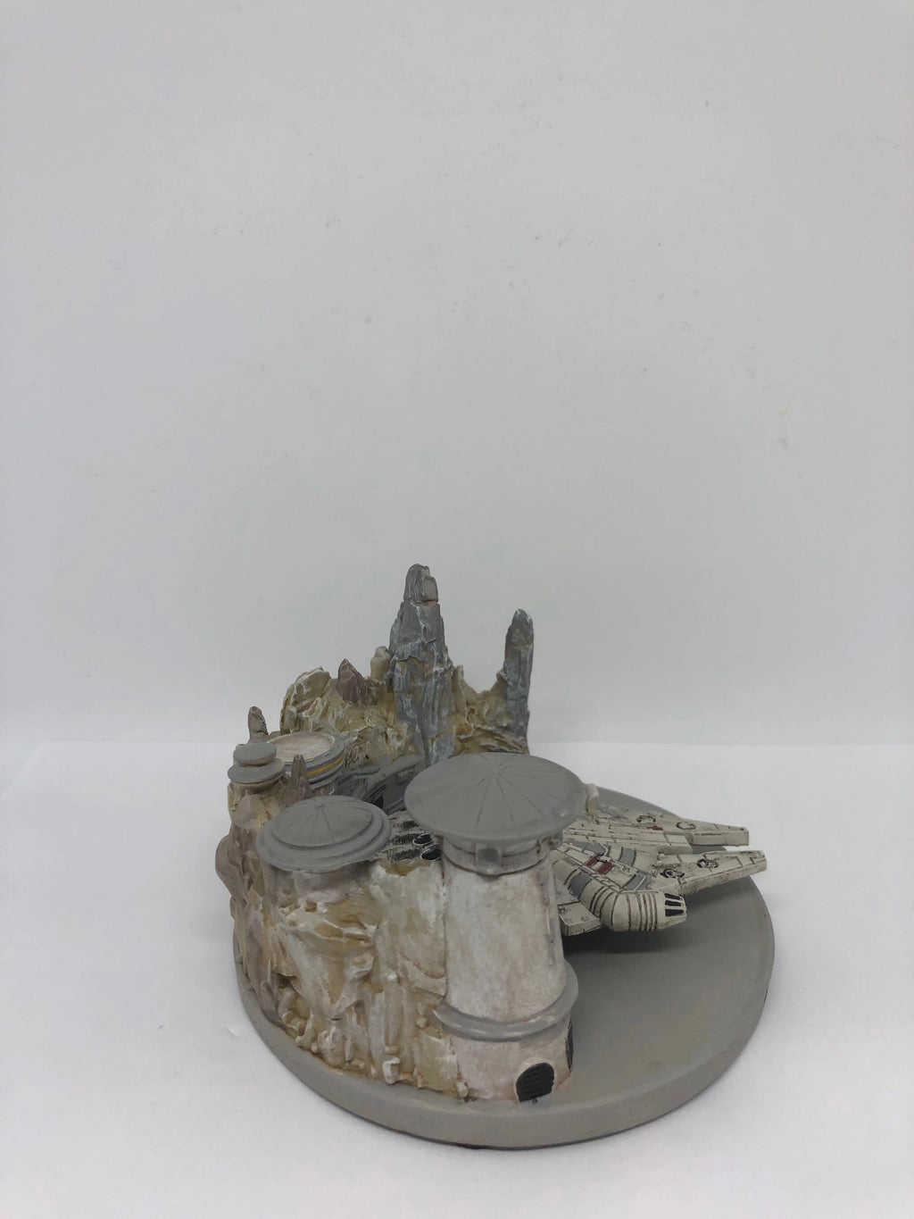Black Spire Outpost Resin Figurine K33941
