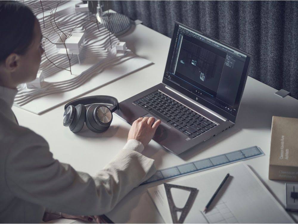 Navy Wireless Noise Cancelling Over-the-Ear Headphones T8654