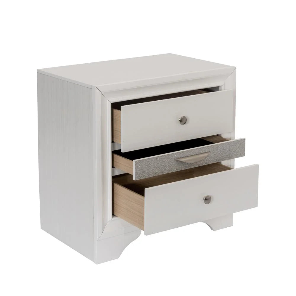 White Wood 3 Piece Bedroom Set with Full Size Platform Bed G7646