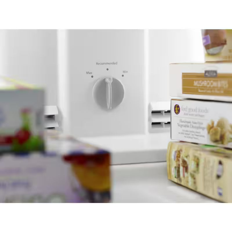 Black Top Freezer Refrigerator Q7784