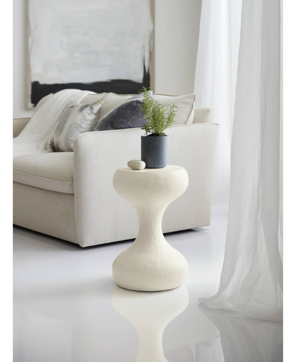 Spot Table O490636