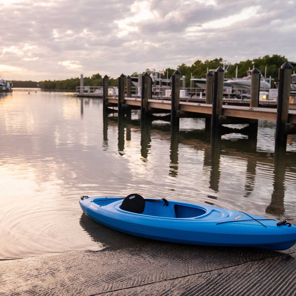 Green 8 ft. Sit-Inside Kayak G319